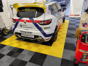 dalle de sol course automobile