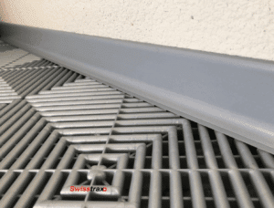 plinthe PVC à coller gris