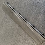 Bordure clipsable noire femelle pour dalle de sol