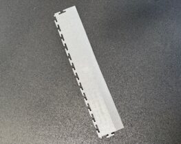 bordure gris fonce dalle pvc