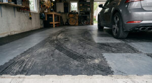 traces sur sol de garage